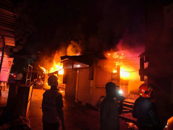 Neta seeks fire safety audit of civic infrastructure in Thane after Gaondevi market blaze