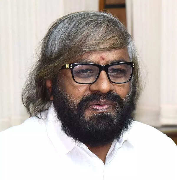Khandre orders probe into Kudremukh fires