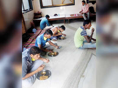 Community rallies to rescue students stuck at Kalyan