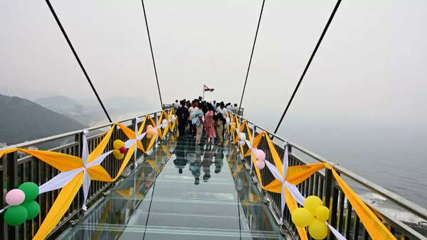 India’s longest cantilever glass skywalk opens in Visakhapatnam