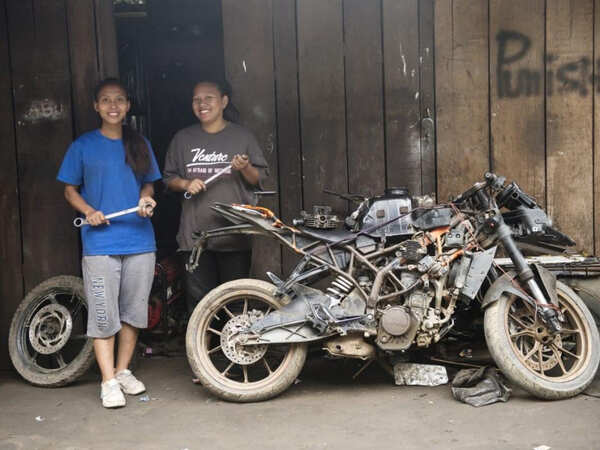 In a first in Nagaland, two girls train to be bike mechanics