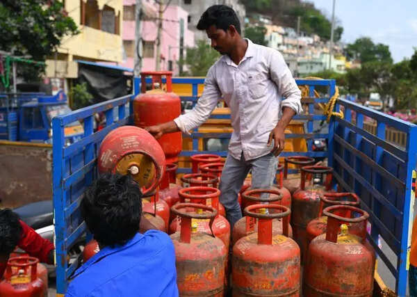 Military establishments in Pune set to fully switch to PNG; MNGL completes 33km pipeline network