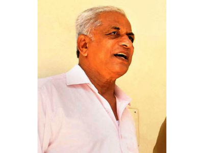 Bengaluru: Advocate smears writer KS Bhagavan’s face with black ink