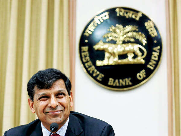 Raghuram Rajan rejects Arvind Panagariya’s suggestion to ease inflation target; says central banks' easy money policy roiling world markets