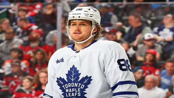 William Nylander apologizes after on-camera obscene gesture in Maple Leafs’ loss to Avalanche, calls it a “moment of frustration”