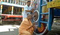 Kolkata: Preparations in full swing for Jagannath Rath Yatra festival 