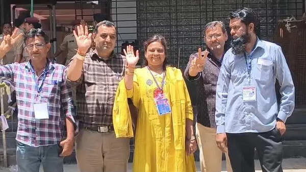 Hindu woman wins in Muslim-dominated Godhra ward