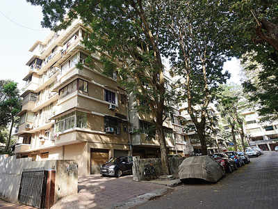 Govt wants Rs 20 Lakh rent, South Bombay societies offer Rs 7 a year; move HC after state demands arrears