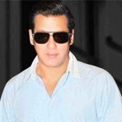 Salman flies to the US for treatment