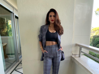 Esha Gupta gets trolled for sharing Republic Day greetings on Independence Day