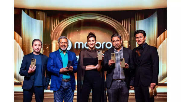 Motorola Signature launches in India with Snapdragon 8 Gen 5 processor and 50MP triple Sony LYTIA camera sensors: Price, launch offers, availability and other things to know