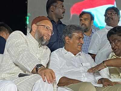 Asaduddin Owaisi shares dais with TDP leaders; YSRCP absent at anti-CAA meet