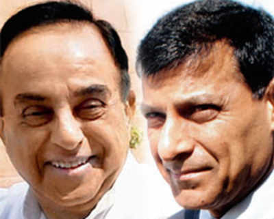 Swamy writes off Rajan; right-leaning outfit joins in