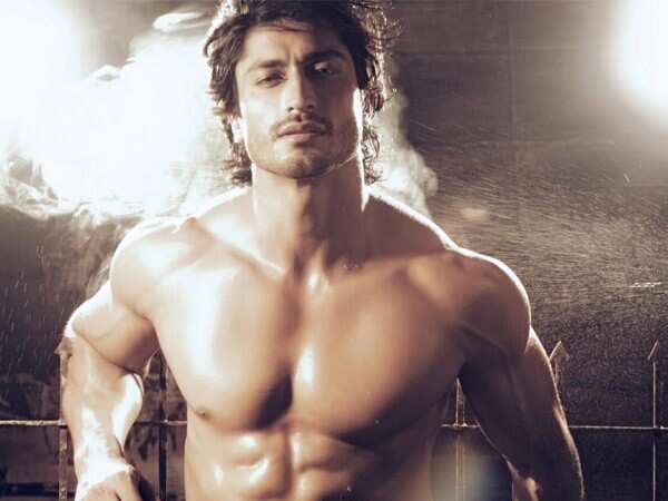 Revealed: Vidyut Jammwal's role in 'Aankhen 2'