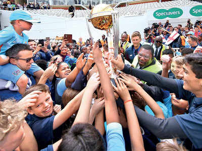 Cricketers, fans celebrate into the wee hours after England's World Cup victory