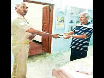 Mumbai Police help man in UP village get his medicines