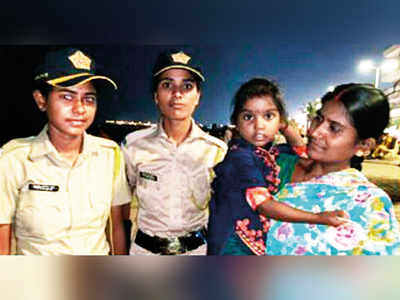 Women cops help reunite lost 2-yr-old with parents; constables to be rewarded