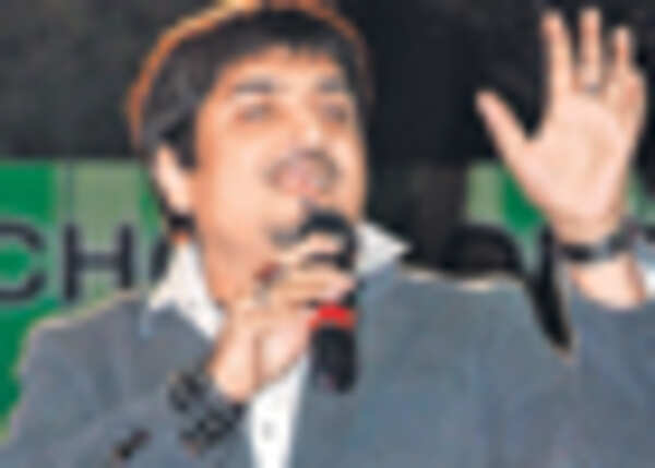 <i>Kya singer hai</i>!