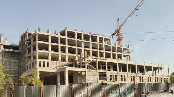Bengal poll exodus stalls Trichy construction works