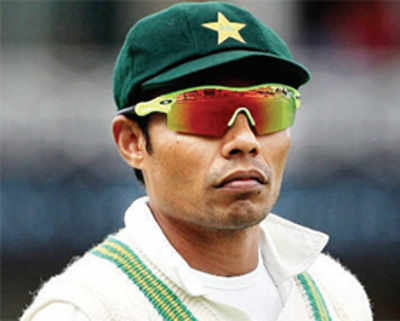 Mystery surrounds Kaneria’s sudden departure to India