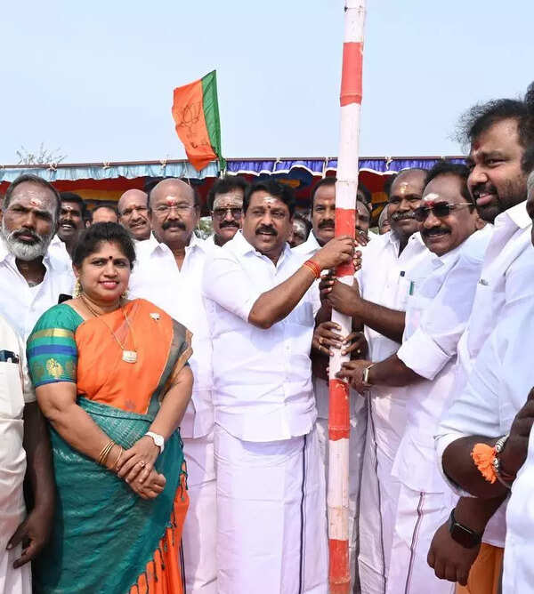 Nainar slams DMK-Cong over Manickam Tagore remarks