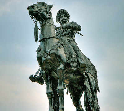 Hurdles cleared, BDA to erect 14-ft Kempe Gowda statue