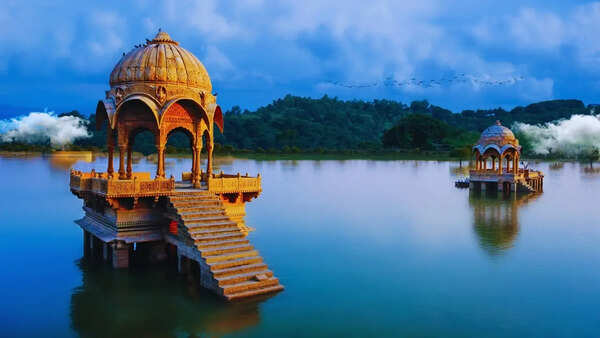 What these UK tourists do to sustain their travel in India will surprise you