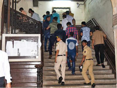 20 women rescued from 3 ‘dance bars’ in Tardeo