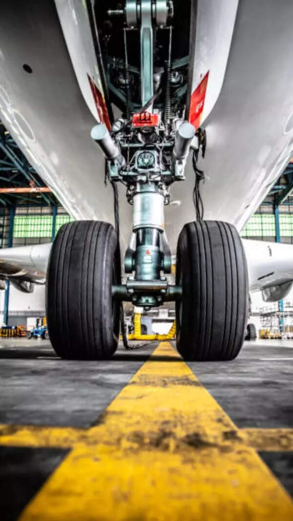  விமானம் புறப்பட்ட பிறகு அதன் சக்கரங்கள் என்னவாகும்? 