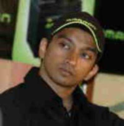 Karthikeyan hopes India hosts F1 by 2011