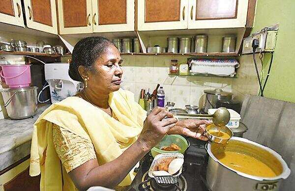 Delhi: Lady Shri Ram College students dish up new venture for ‘LSR aunty’