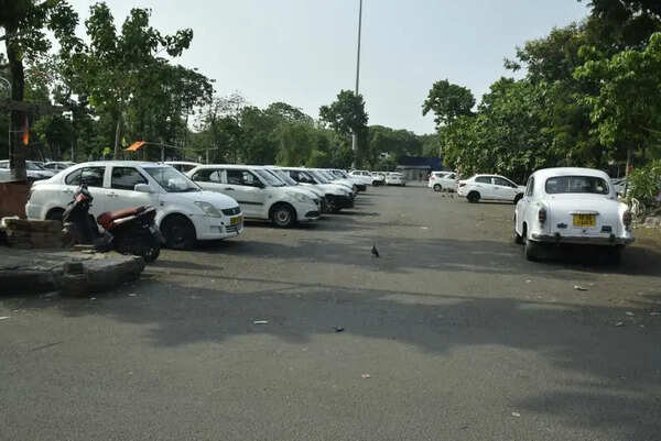 Illegal car rental kiosk at airport to shut down after TMC union agrees to vacate space