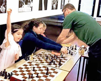 Six-year-old girl upsets a Super Grandmaster in simul event