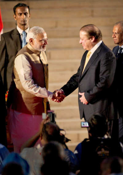 Modi holds talks with Sharif; raises terror, 26/11 trial