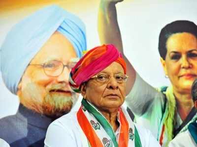 After unfollowing Rahul Gandhi, Shankersinh Vaghela says he isn't joining BJP