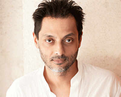 Sujoy Ghosh moves on to next thriller, Good Luck