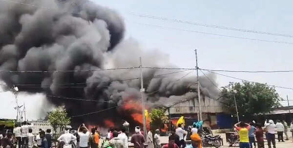Fire incident at Chakrapur Sabzi Mandi guts 44 shops
