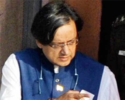 Tharoor questioned over Kochi Tuskers ownership pattern, EOW joins probe