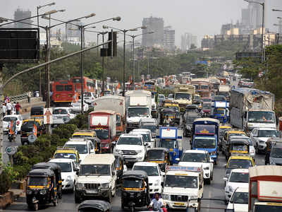 Panel to look into traffic woes: Govt tells HC