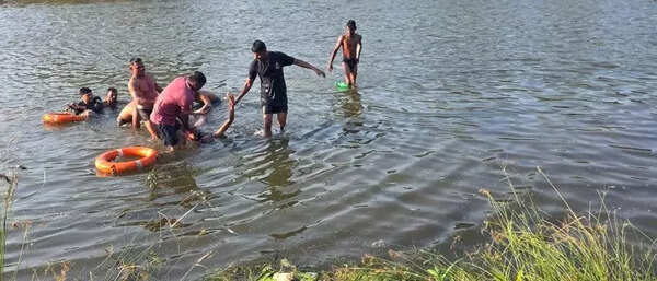 Dhuleti dips turns deadly for 32 in Gujarat