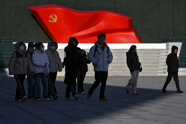 China’s population falls for third straight year