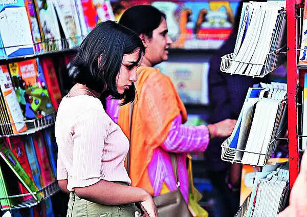 Bibliophiles brave sweltering heat, turn a page at Hyderabad book fair