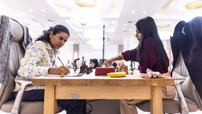 Divya Deshmukh-Koneru Humpy final starts with veteran accepting Queen's Gambit challenge