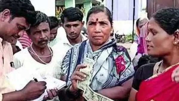 Koppal village women donate Gruha Lakshmi funds to build temple