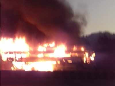 Luxury bus catches fire near Ghodbunder, miraculous escape for 25 passengers