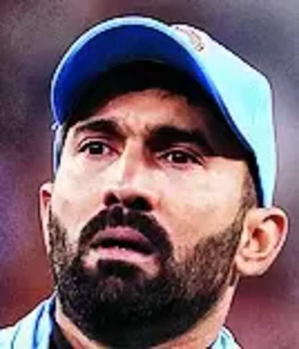 Rahul 1st-choice keeper for WC: Karthik