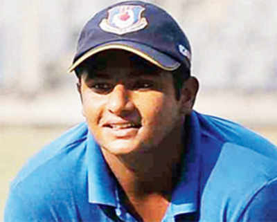 Sarfaraz smashes 84 as India boys beat England
