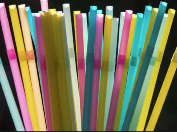 Tourism industry pledges to serve juices straw-less