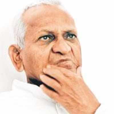 Hazare declares protest fast over corrupt credit societies