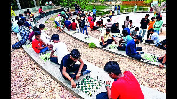 Beyond winning: Chennai’s chess enthusiasts prioritize fun over competition; Monthly park sessions foster friendships and leisure